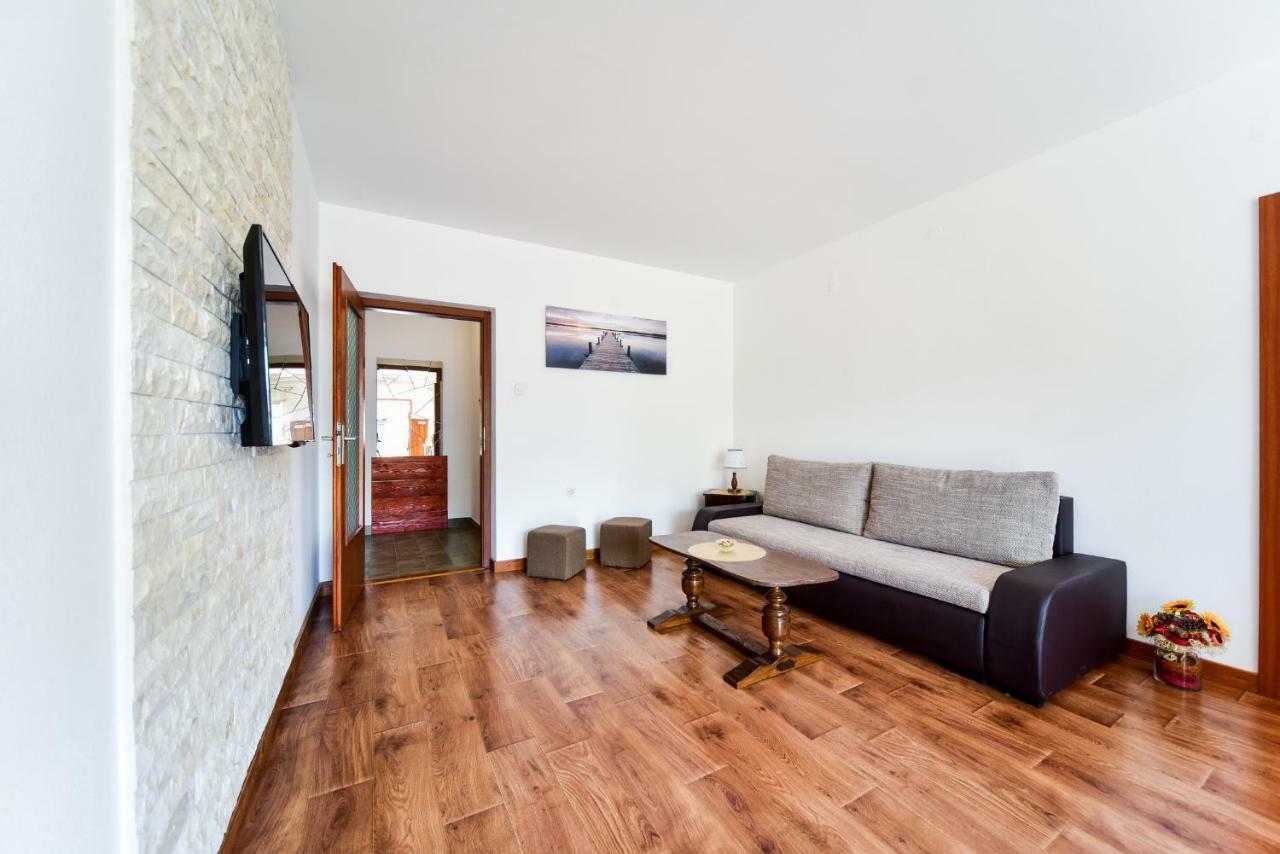 House & Apartment Palaca Donji Zemunik Exteriér fotografie